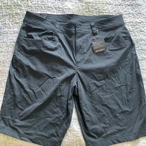 Eddie Bauer Bermuda shorts